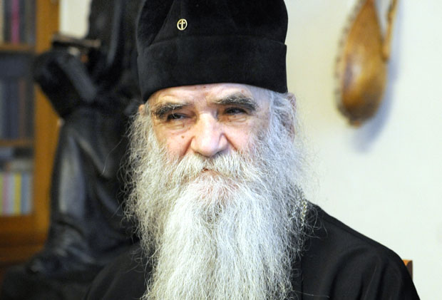 МИТРОПОЛИТ АМФИЛОХИЈЕ О ПРЕСУДИ ЗА ДРЖАВНИ УДАР: Прст у око правди