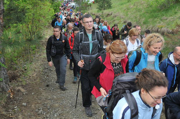 НАРЦИСУ У ПОХОДЕ: На Столовима одржана традиционална манифестација (ФОТО)