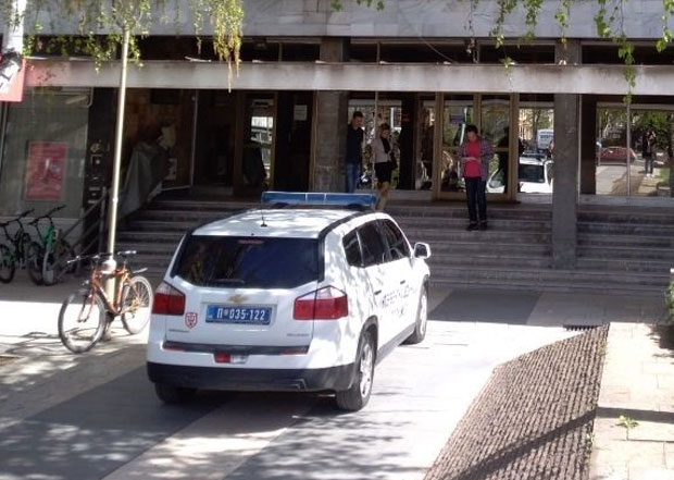 НОВИ ДЕТАЉИ НАПАДА НА БИЗНИСМЕНА: Горану Макрагићу чудом промашили срце!