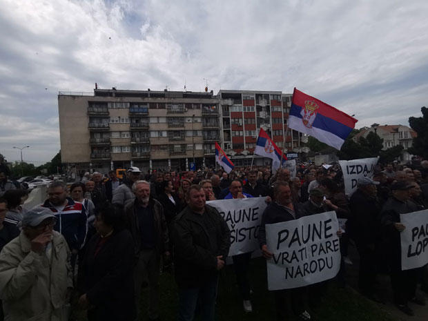 НАПРЕДЊАЦИ ПРОТЕСТОВАЛИ У ПАРАЋИНУ: Много страсти пред Општином