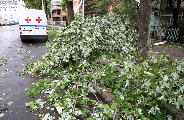 НЕВРЕМЕ У РЕГИОНУ: У Загребу више од 700 интервенција, пет повређених; Обустављен саобраћај на магистралном путу Челинац-Котор Варош (ФОТО+ВИДЕО)