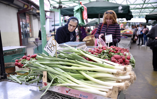 ПОТРОШАЧКЕ ЦЕНЕ СКОЧИЛЕ: Поврће скупље за трећину