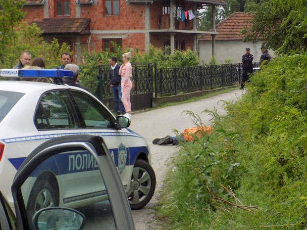 УБИСТВО КОД ЛЕСКОВЦА: Изрешетао га, па дотукао коцем