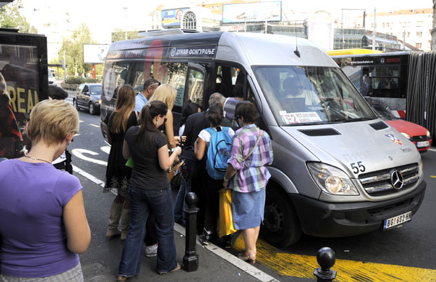 Одборници о таксама и минибус линијама