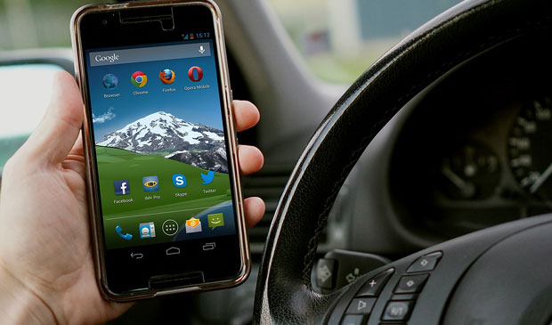 Телефонирање за воланом и даље проблем
