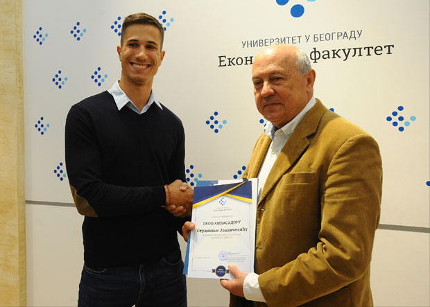 ЈОВАНЧЕВИЋ АМБАСАДОР: Декан Економског факултета уручио захвалницу сјајном атлетичару