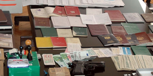 Фалсификовали 4.000 докумената