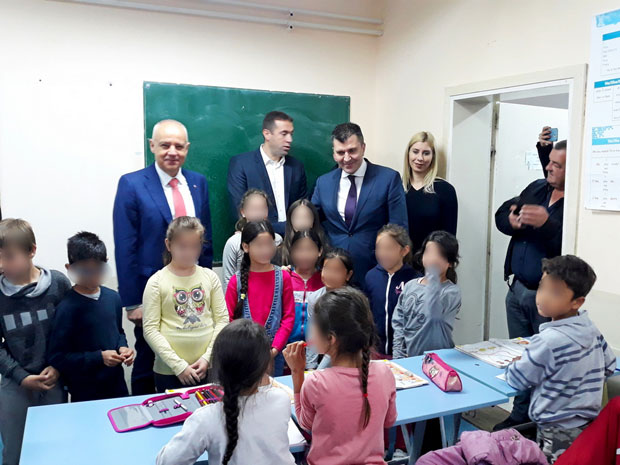 Обнављају школу на Лединама