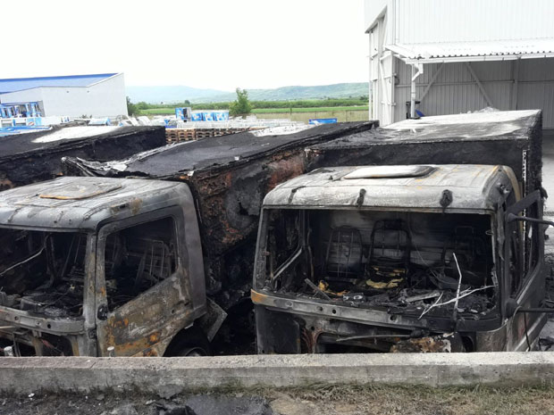 ПОЖАР У НИШУ: Изгорело шест хладњача (ФОТО)