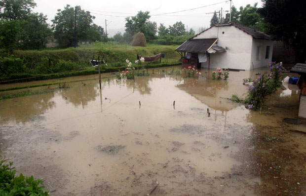 ПОПЛАВЕ У РС: Сана и Врбања у благом паду, у Теслићу укинута ванредна ситуација