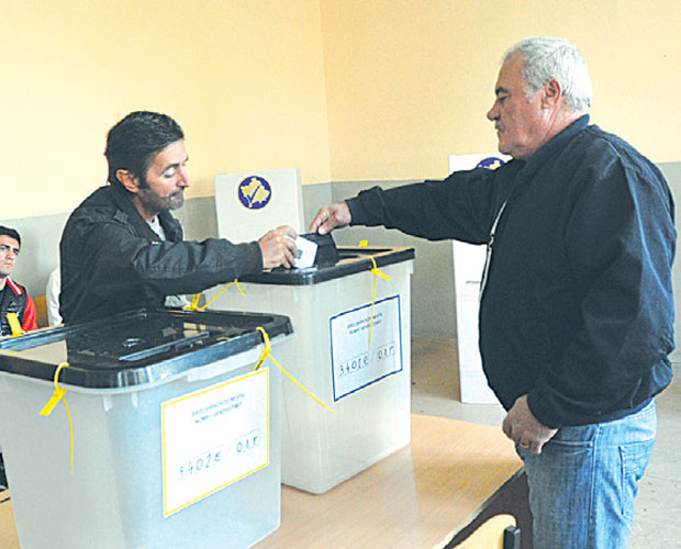 У ЧЕТИРИ ОПШТИНЕ НА СЕВЕРУ КиМ: Око биралишта 400 полицајаца