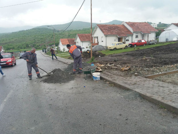 КУТАК ЗА НАЈМЛАЂЕ: Председник општине Грачаница обишао радове на изградњи дечијег парка