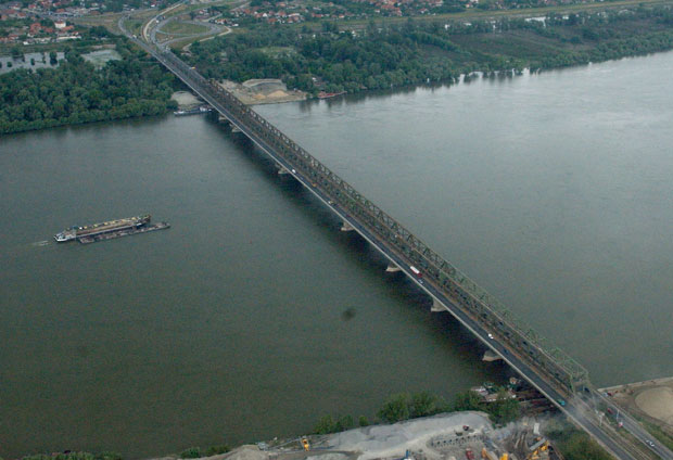 Канализација и на левој обали Дунава