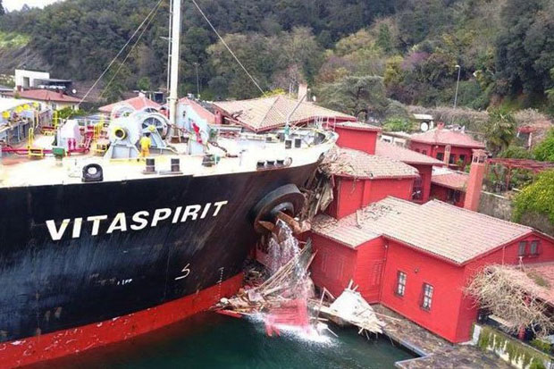 “НАСУКАО” БРОД НА ВИЛУ: Казна већа од 30 милиона долара