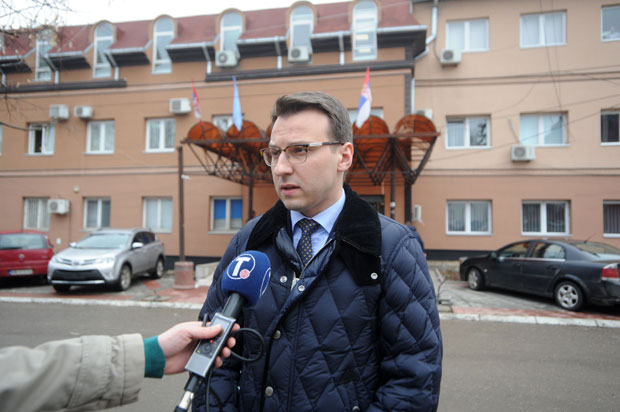 После четири и по сата Петковић ушао на север КиМ