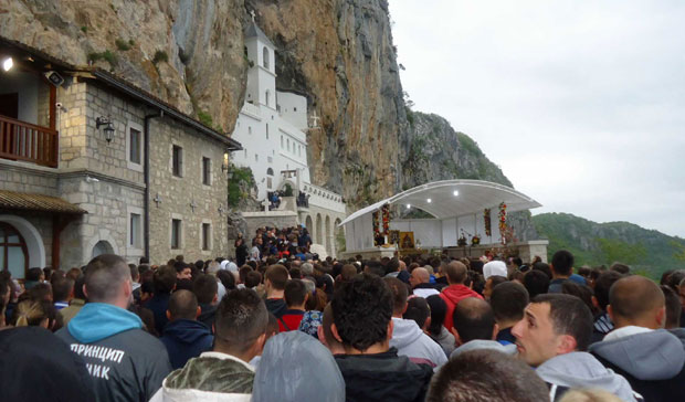 Црногорски режим отима манастире СПЦ