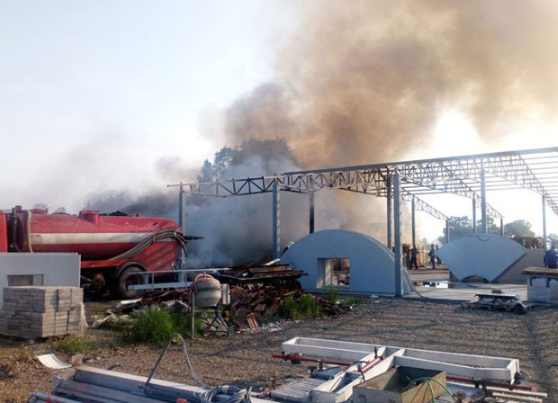 Гори фабрика намештаја у Градишци