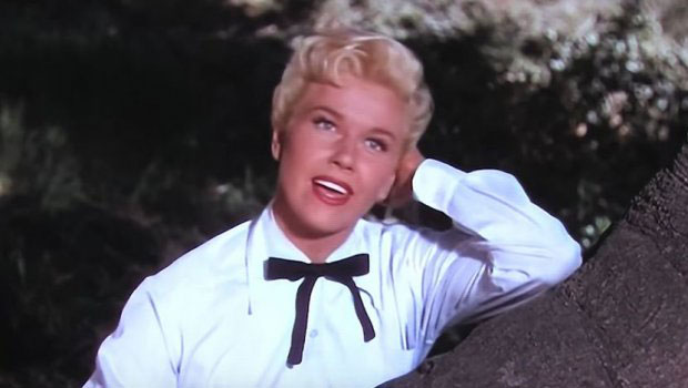 ТУЖНА ЖИВОТНА ПРИЧА ДОРИС ДЕЈ: Мужеви је брутално тукли, поткрадали је и терали на абортус