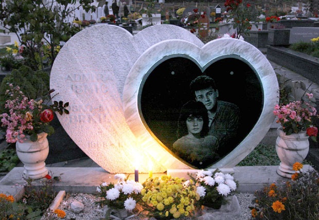 ОН СРБИН, ОНА МУСЛИМАНКА: На данашњи дан погинули сарајевски Ромео и Јулија