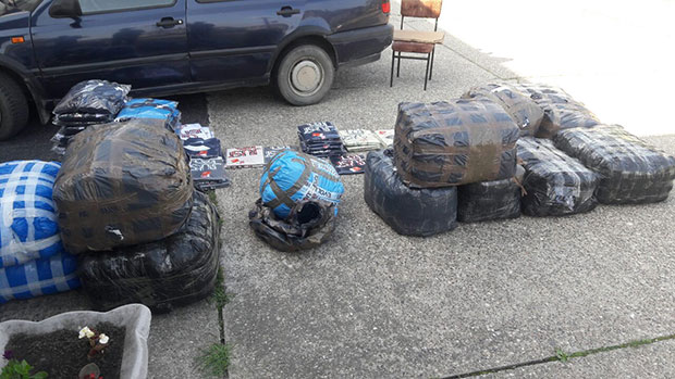 РОЋЕВИЋ КОД ЗВОРНИКА: Кријумчарење текстила