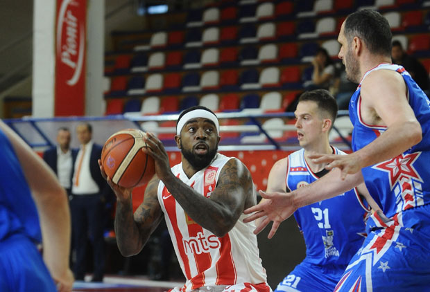 ЦРВЕНО-БЕЛИ УБЕДЉИВИ У ЖЕЛЕЗНИКУ: Звезда славила, Томић беснео