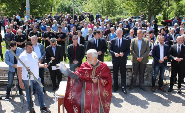 ЈУНАШТВО ДРУГЕ МАЈЕВИЧКЕ БРИГАДЕ ВРС: Животе за род дали