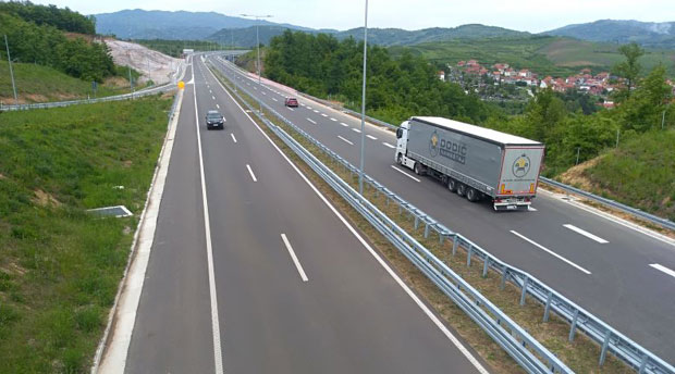 НА ЛИЦУ МЕСТА: Кроз Грделицу милина возити