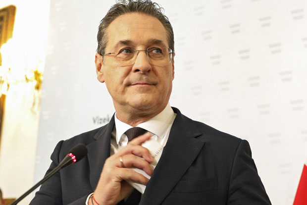 Штрахе оцрнио и Србију