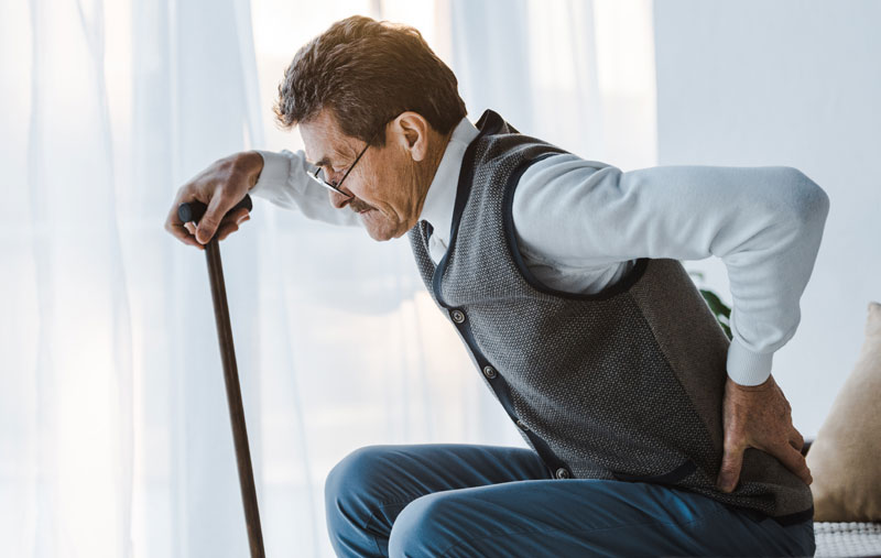 ЛЕКАРИ УПОЗОРАВАЈУ! Не игноришите бол у кичми, можда имате прелом пршљенова 