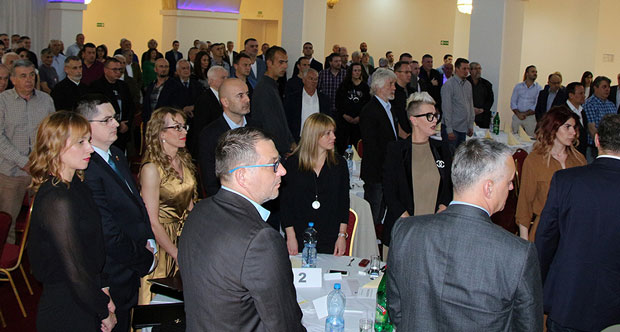 Бутулија окупио Херцеговце