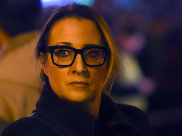 За претње новинарки - кућни затвор и наногвица