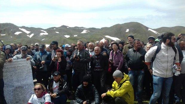 ПРОТЕСТ НА СИЊАЈЕВИНИ: Неће овде бити НАТО полигон!