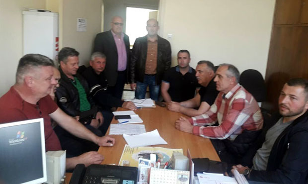 Са Пештера, преко Мораве, право у свет