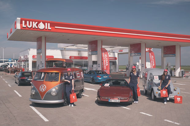 ОДБОЈКАШИЦЕ УКРАСИЛЕ ОЛДТАЈМЕРЕ: По први пут у Србији организован Cars & Coffee караван (Фото)