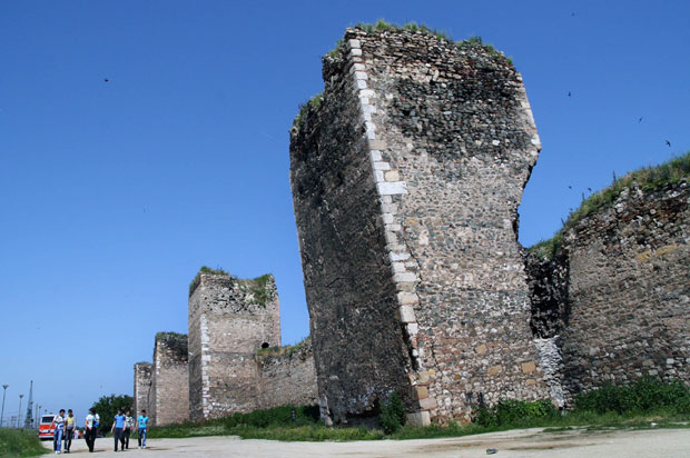 МИНИСТАРСТВО ОДЛУЧИЛО: Кула 11 остаје на чекању