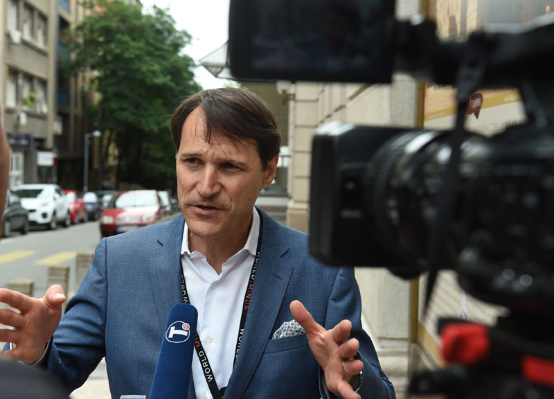 Добели: Србија има сјајне људе, морате их задржати у земљи