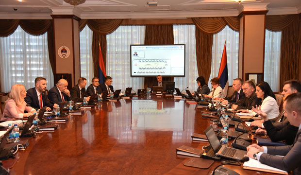 ВЛАДА УСВОЈИЛА ЗАКОНСКЕ ИЗМЕНЕ: Раздвајање статуса незапослених и права на здравствено осигурање, веће накнаде и дужина примања