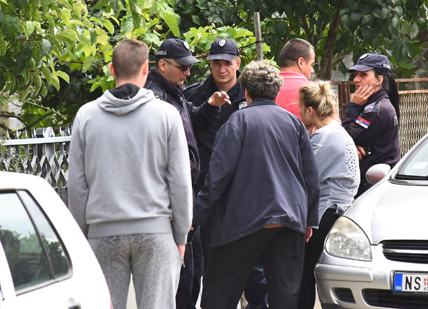 СТРАВИЧАН ЗЛОЧИН У НОВОМ САДУ: Отац на очиглед деце убио им мајку, деду и бабу