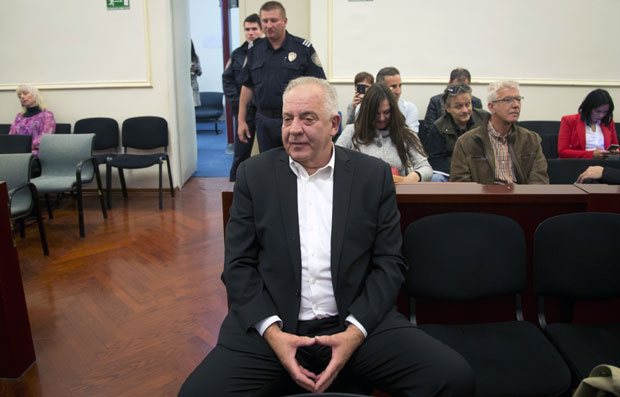 Иво Санадер ће продати слике да плати казну