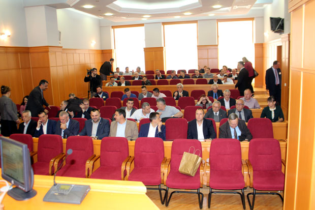 Требиње: Нови кредит и смена Шапурића