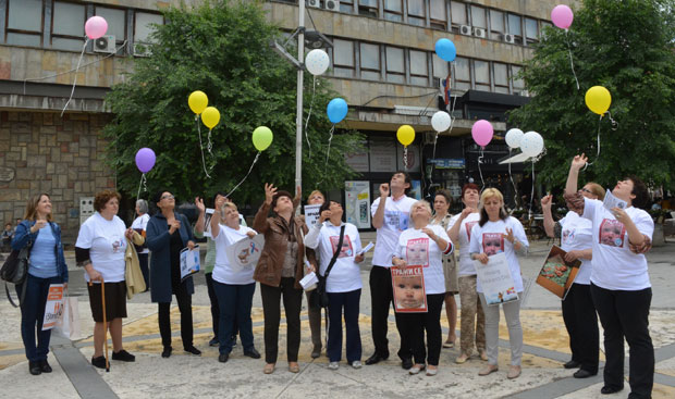 Мајке траже своја чеда