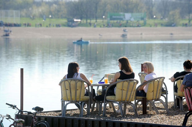 ВРЕМЕНСКА ПРОГНОЗА: Сутра претежно сунчано и топлије