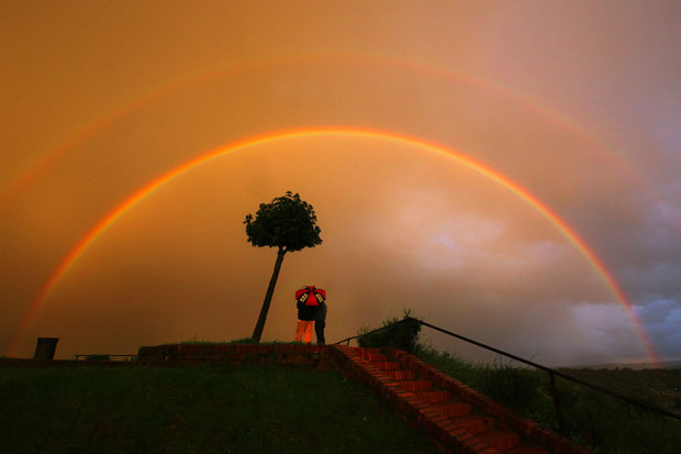 ФЕНОМЕН КАО ХАЛО ЕФЕКАТ: Кружна дуга око Сунца на небу изнад Новог Сада