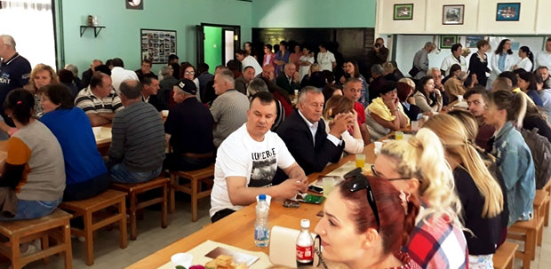 ТРАДИЦИЈА У ПСИХИЈАТРИЈСКОЈ БОЛНИЦИ: Рoдбински сaстaнaк кao слaвa