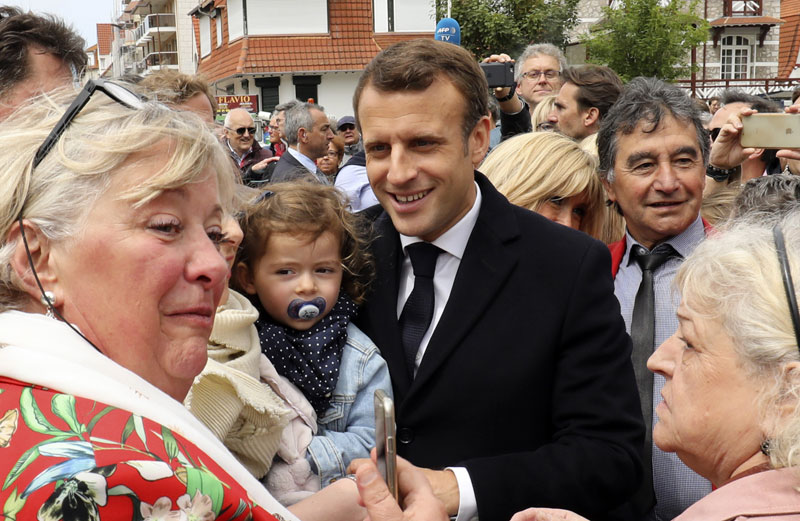 Макрон неће распустити доњи дом скупштине због победе Ле Пен