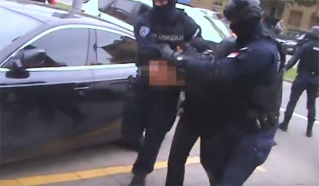 АКЦИЈА ХАПШЕЊА ГОРАНА ЈАНКОВИЋА: Овако је лишен слободе осумњичени за масакр у Новом Саду (ВИДЕО)
