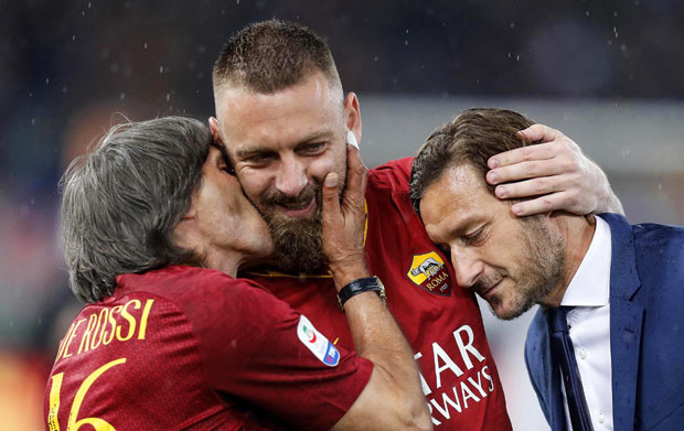 РИМ ЈЕ ПОНОВО ПЛАКАО: Де Роси се опростио од Роме (ВИДЕО)