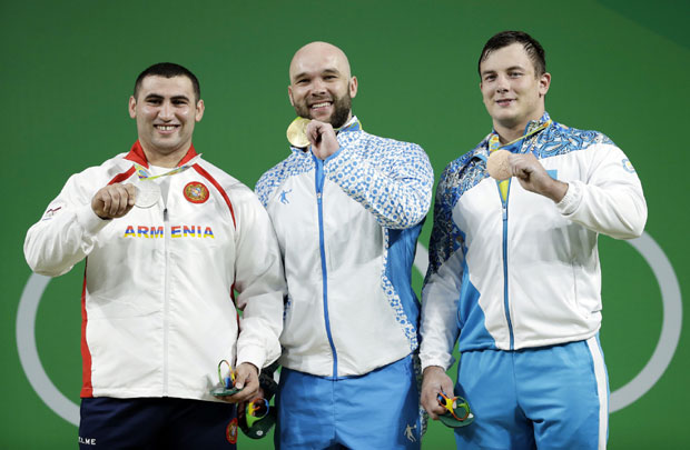 Олимпијски шампион у дизању тегова дисквалификован са ОИ у Лондону 2012. године