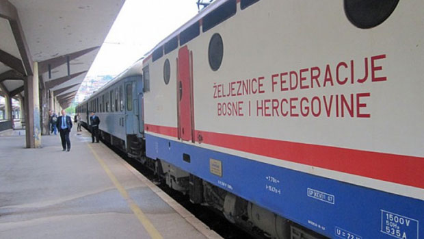 Државне фирме дугују осам милијарди км!
