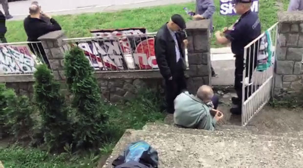 Одбранили дом слепог човека